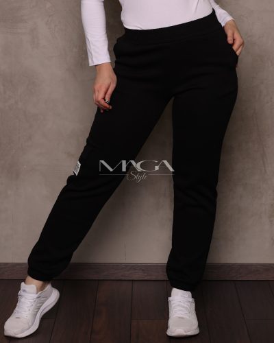 Fekete színű, bélelt melegítő nadrág S/M, L/XL